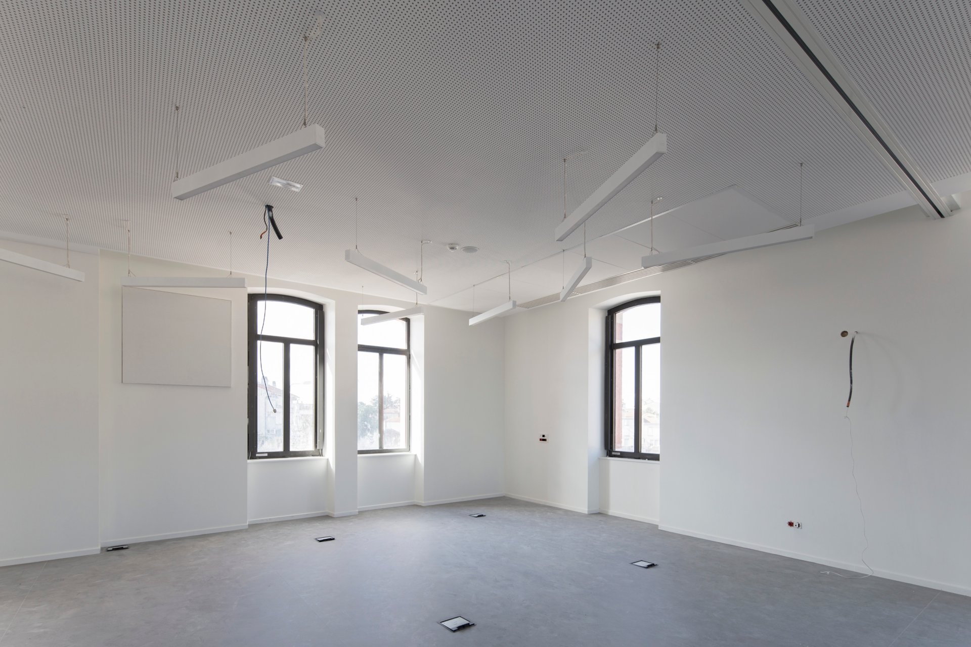 Dalle de plafond suspendu gamme delta Knauf